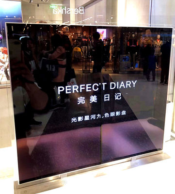 चीन शॉपिंग मॉल 500 निट्स के लिए उच्च चमक पारदर्शी OLED डिस्प्ले आपूर्तिकर्ता
