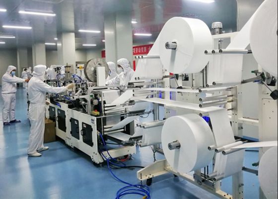 चीन डिस्पोजेबल नॉनवॉवन सर्जिकल मास्क मेकिंग मशीन स्टेबल रनिंग 220V / 50Hz आपूर्तिकर्ता